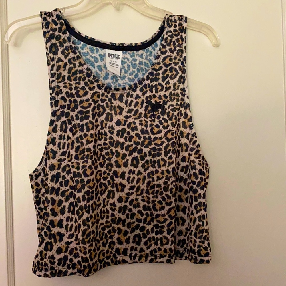 NWT pink Victoria’s Secret top
size: XS
